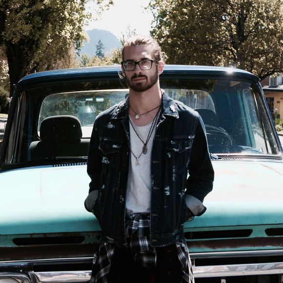 Meet your Posher, Benjamin - Picture 1 of 1